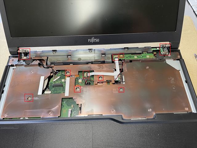 富士通ノートパソコン LIFEBOOK A551D/DX FMVA8204TPを分解して
