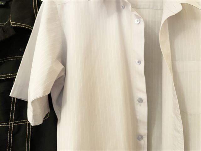 半袖シャツ
