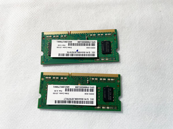メモリ抜き差し