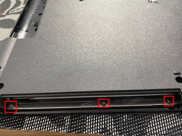 光学ドライブのネジ